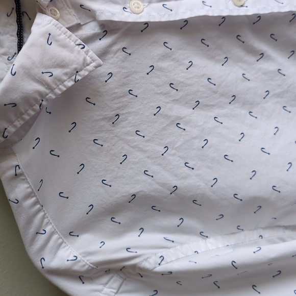 Banana Republic. Men's Camden Fit. Fish Hooks Shirt. Size Medium. - Picture 3 of 7